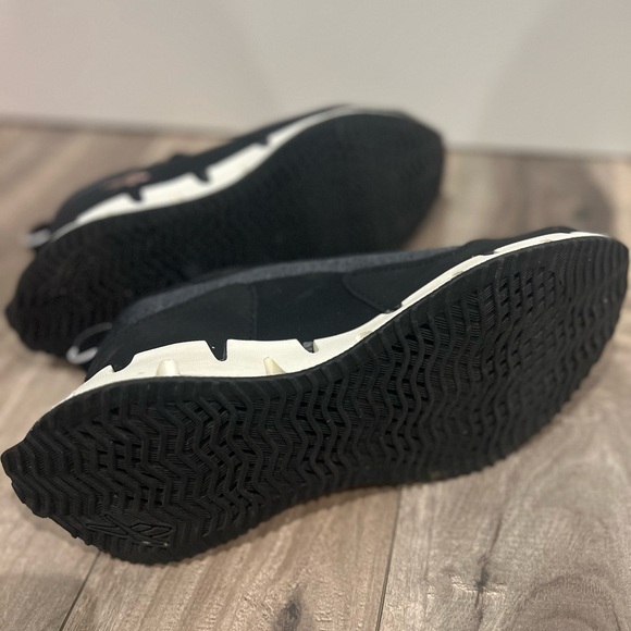 Reebok Running Shoes - Picture 7 of 8